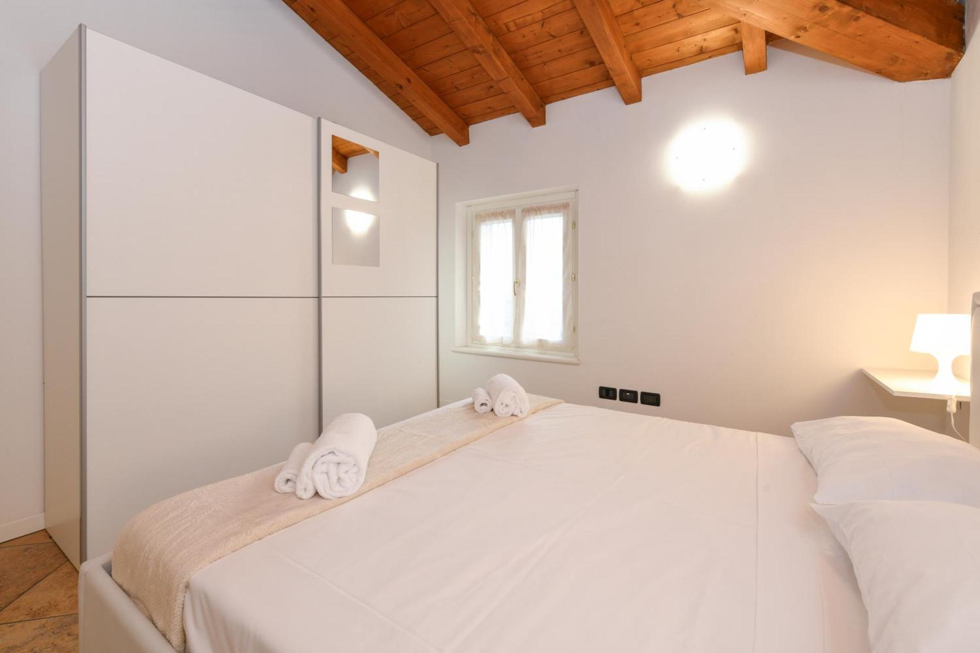 Wendy Apartment- Twobedroom & Pool & Parkprivatefree & Sports Desenzano del Garda Exterior photo